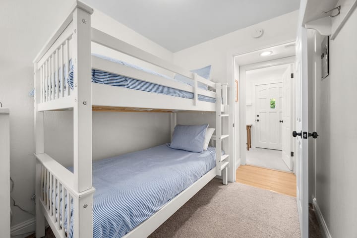 مسكن مشترك - سريران مفردان