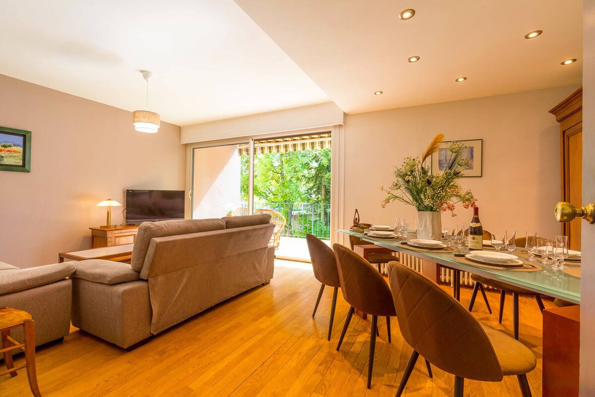 Annonce Airbnb populaire: La Terrasse des Clos à Les Perrières