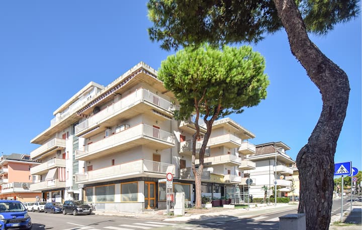 Beautiful Apartment In Martinsicuro With Wifi - Martinsicuro
