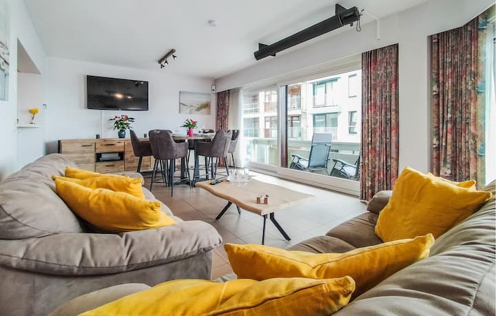 Beach Front Apartment In Oostende With Wifi - Ostend