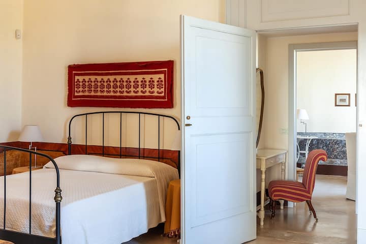 The second double bedroom. (Bedroom 2)