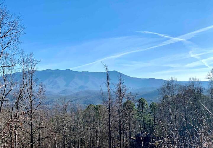 Mountain View chalet close to Gatlinburg