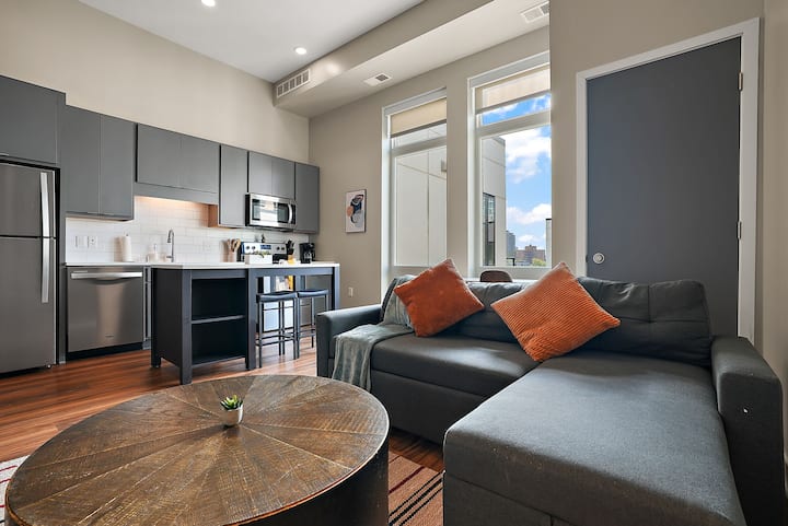 Cozysuites Stylish Sdo With Pool & Gym - Minneapolis