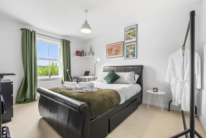 מיטת קינג סייז - חדר שינה שני