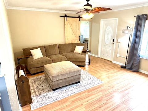 Top Airbnb: Heated Pool, Hot Tub, Fire Pit + RV/Boat Parking in Port Charlotte
