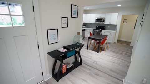 Top Airbnb: Corporate Ready 2BR Bungalow | W/D • Workspace • W in Mozley Park