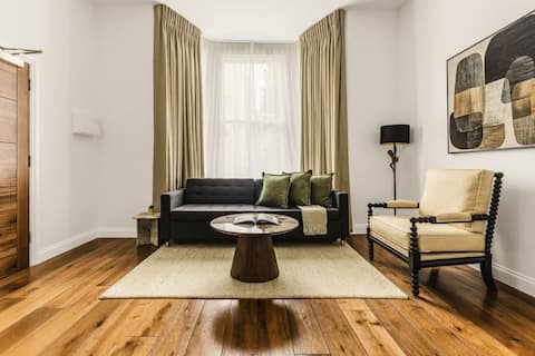 Successful Airbnb property: Elegant 1-Bed in Kensington, Near Hyde Park AC in Queen's Park