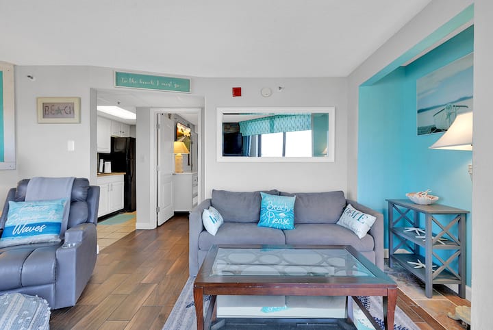 Dhoma e ndenjjes me divan më të gjatë 