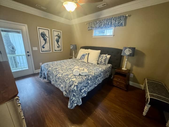 4B1D0C91-2697-4080-BE79-105B68FFC312_1_105_c