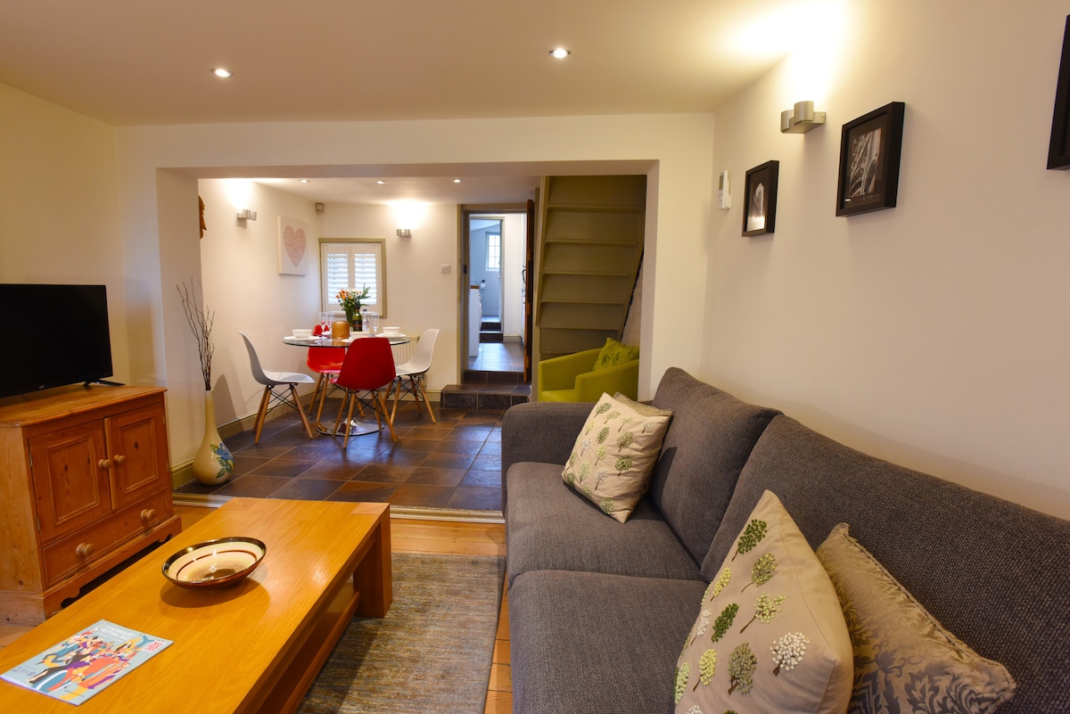 Successful Airbnb property: Walk to Centre! Cute & Cosy Fireman’s Cottage! in Harbledown And Rough Common