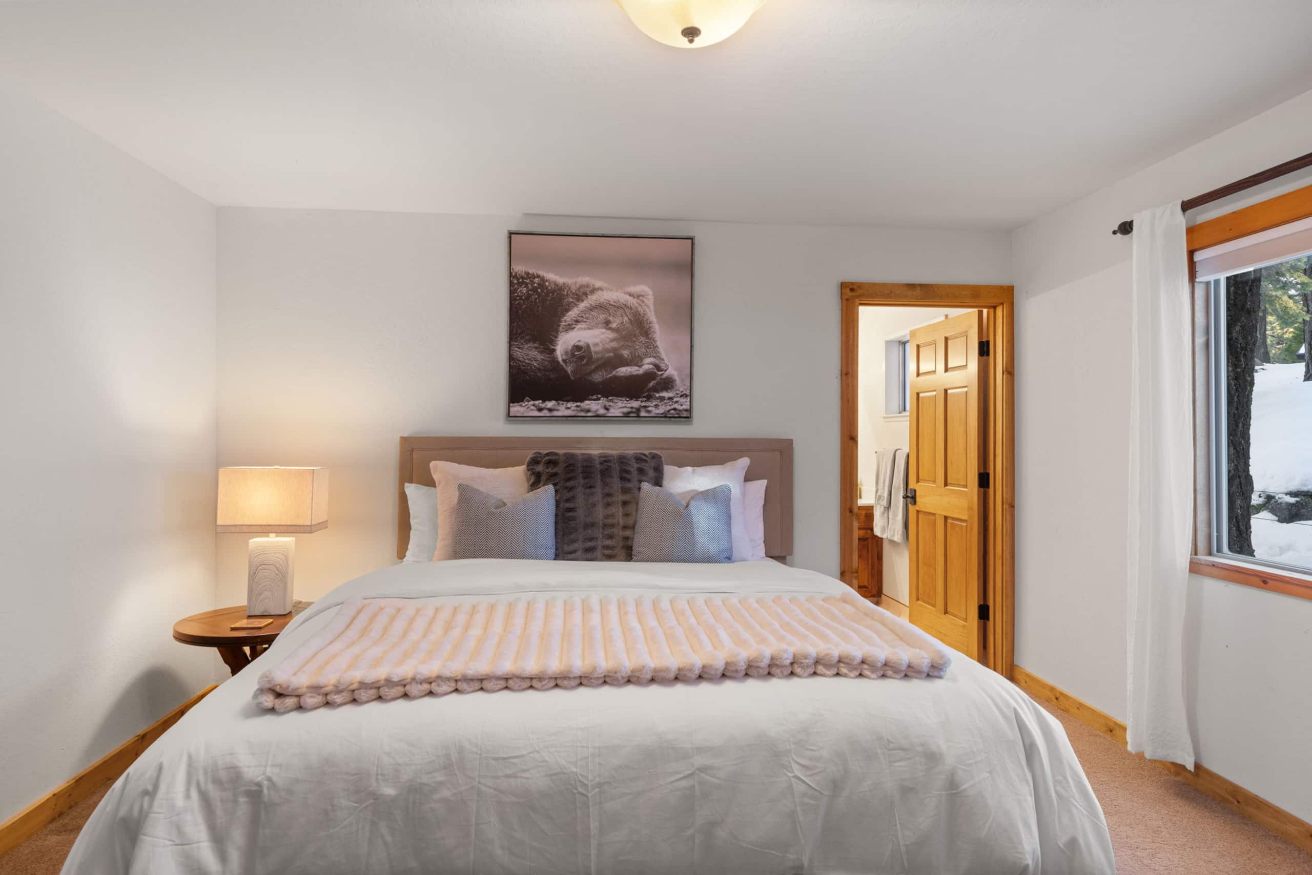 Lakeview 6BR Home with Private Beach Access - Photo 17