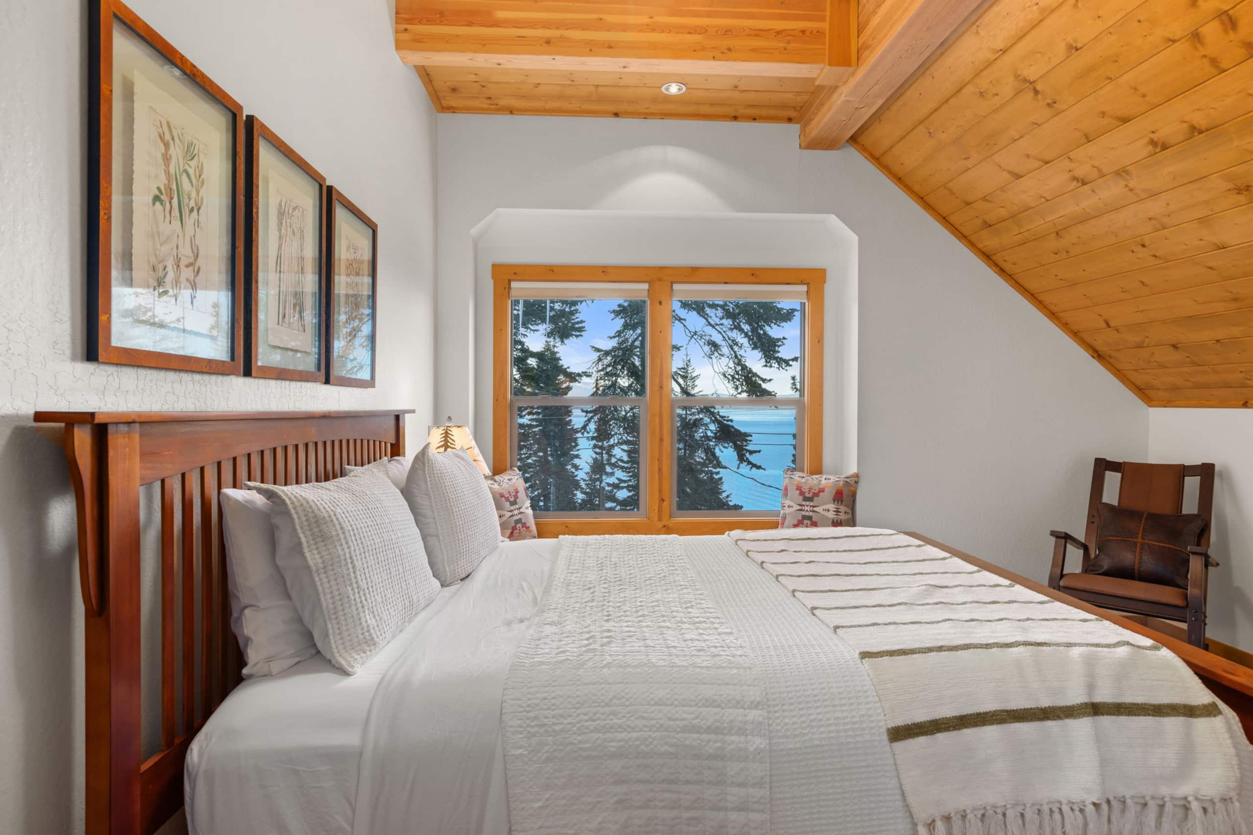 Lakeview 6BR Home with Private Beach Access - Photo 25