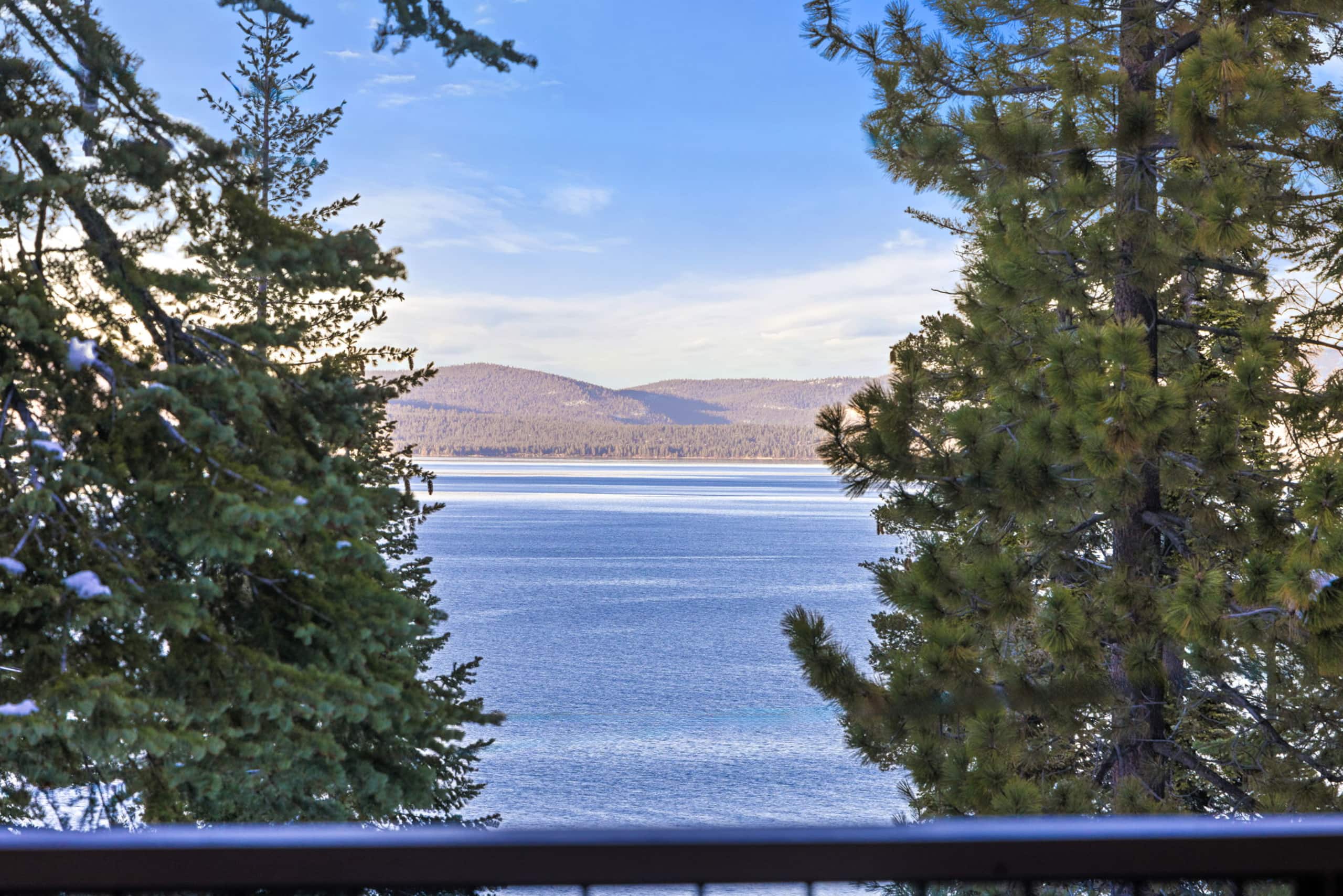 Lakeview 6BR Home with Private Beach Access - Photo 12