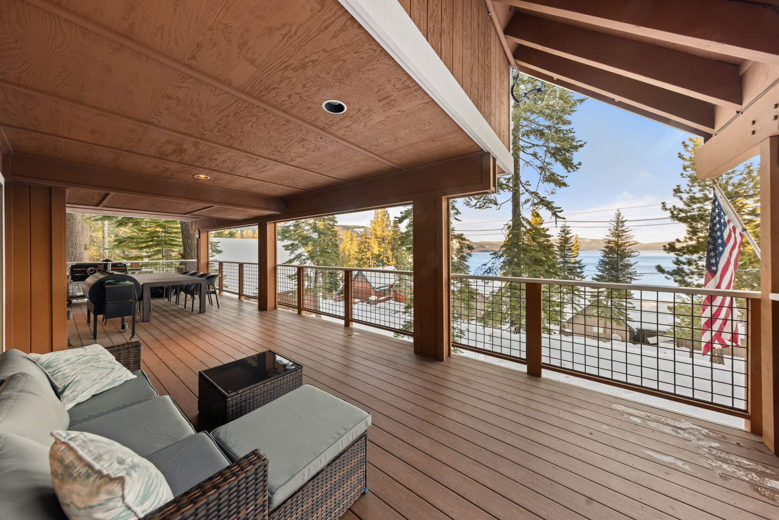 Lakeview 6BR Home with Private Beach Access - Photo 10