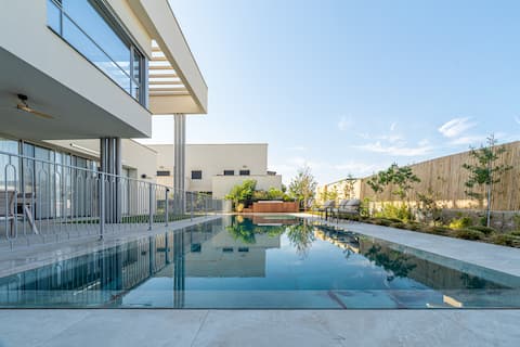 Tzafona Villa, Private Pool Jacuzzi & Golan View