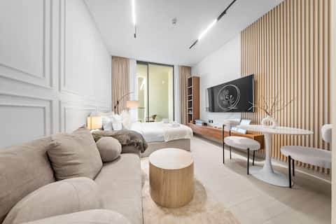 Successful Airbnb property: Brand New Luxury Studio | Amazing Pool & Gym in Dubai