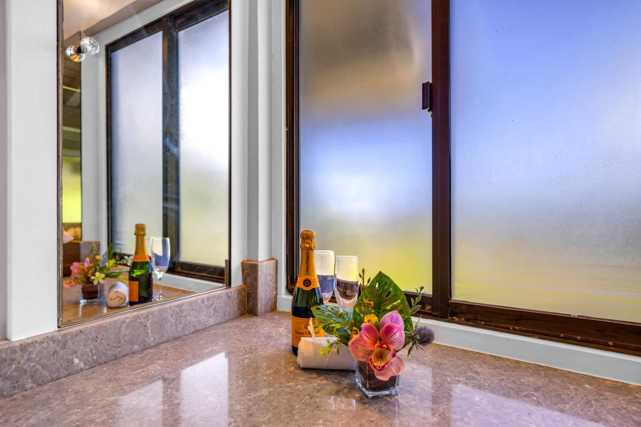 Condo in Lahaina · ★5.0 · 1 bedroom · 2 beds · 2 baths - Image 33