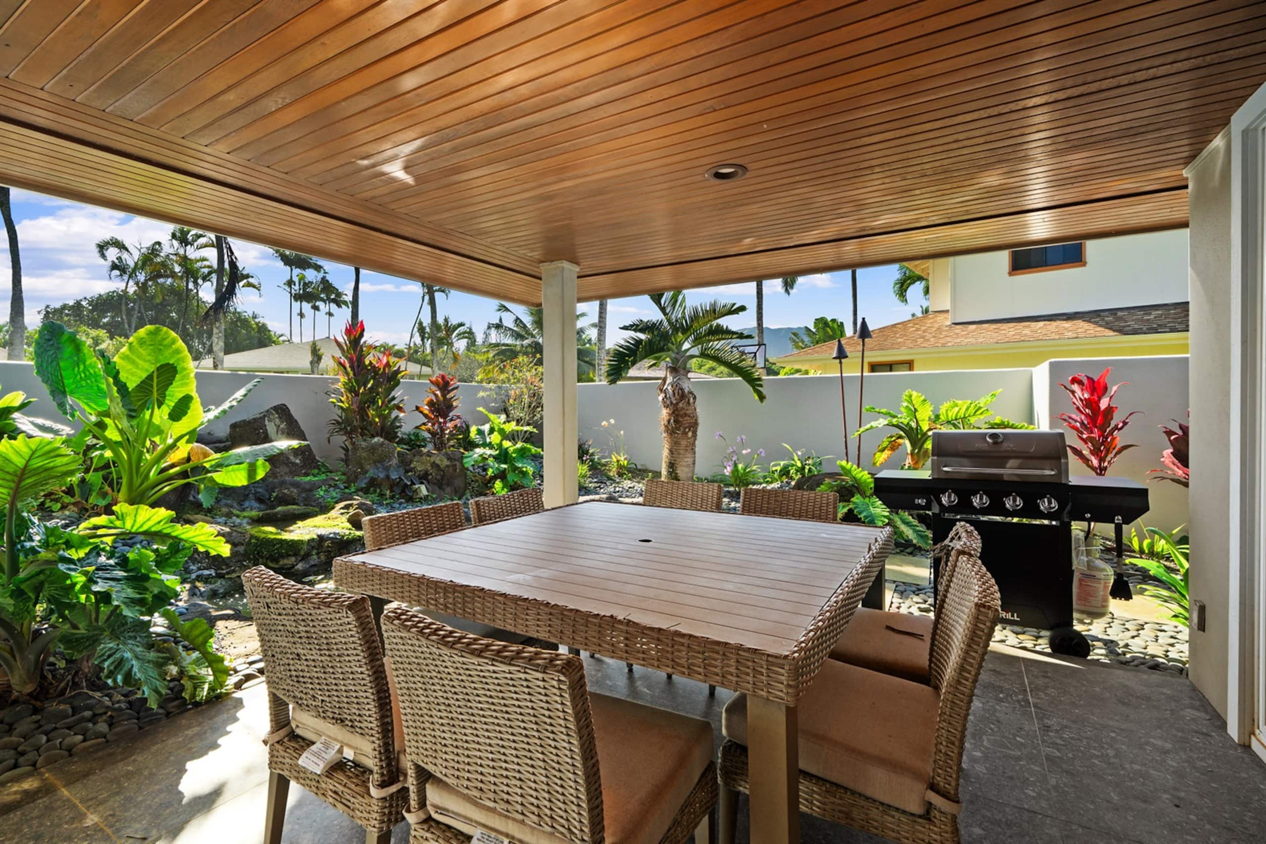 Home in Princeville · ★5.0 · 3 bedrooms · 5 beds · 2.5 private baths - Image 22