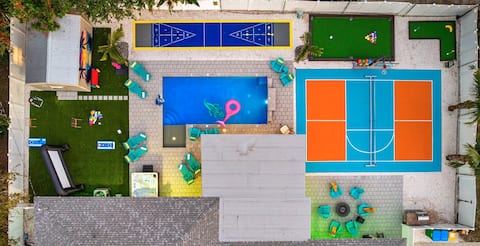 Pickleball·Pool·Hot Tub·Soccer Billiards