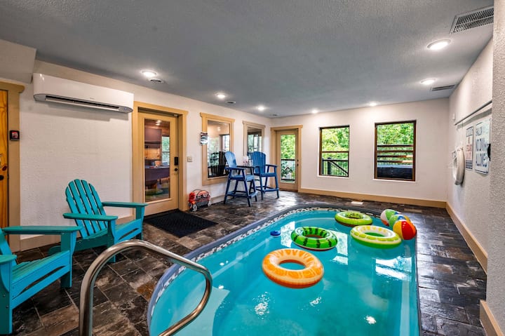 Luxury Cabin With Indoor Pool - Gatlinburg, TN