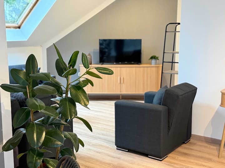 Nooqa: Comfort Riverside Home – 160 M², 2 Floors - Cologne