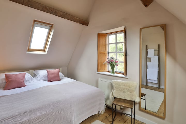 Единечни кревети кои може да се спојат за супердомаќин