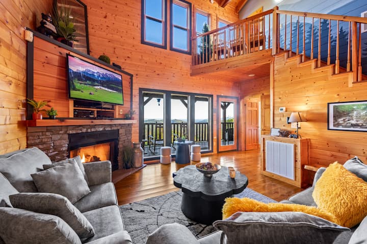 Obývacia izba – útulná atmosféra zrubu s krbom