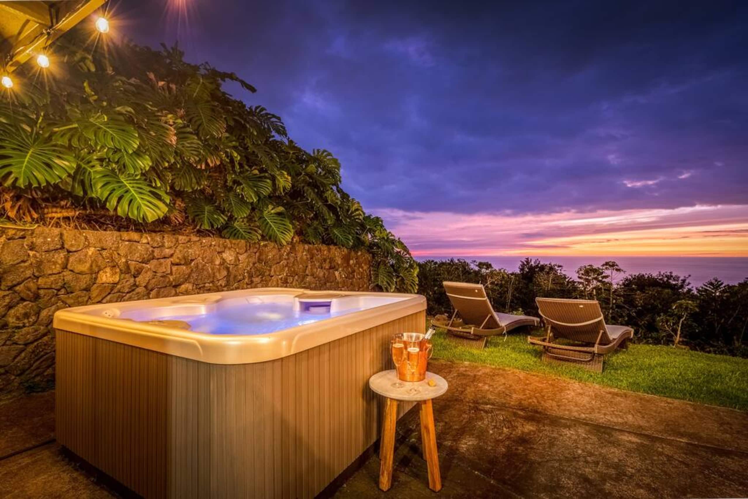 Home in Holualoa · ★4.98 · 2 bedrooms · 2 beds · 2 baths - Photo 15
