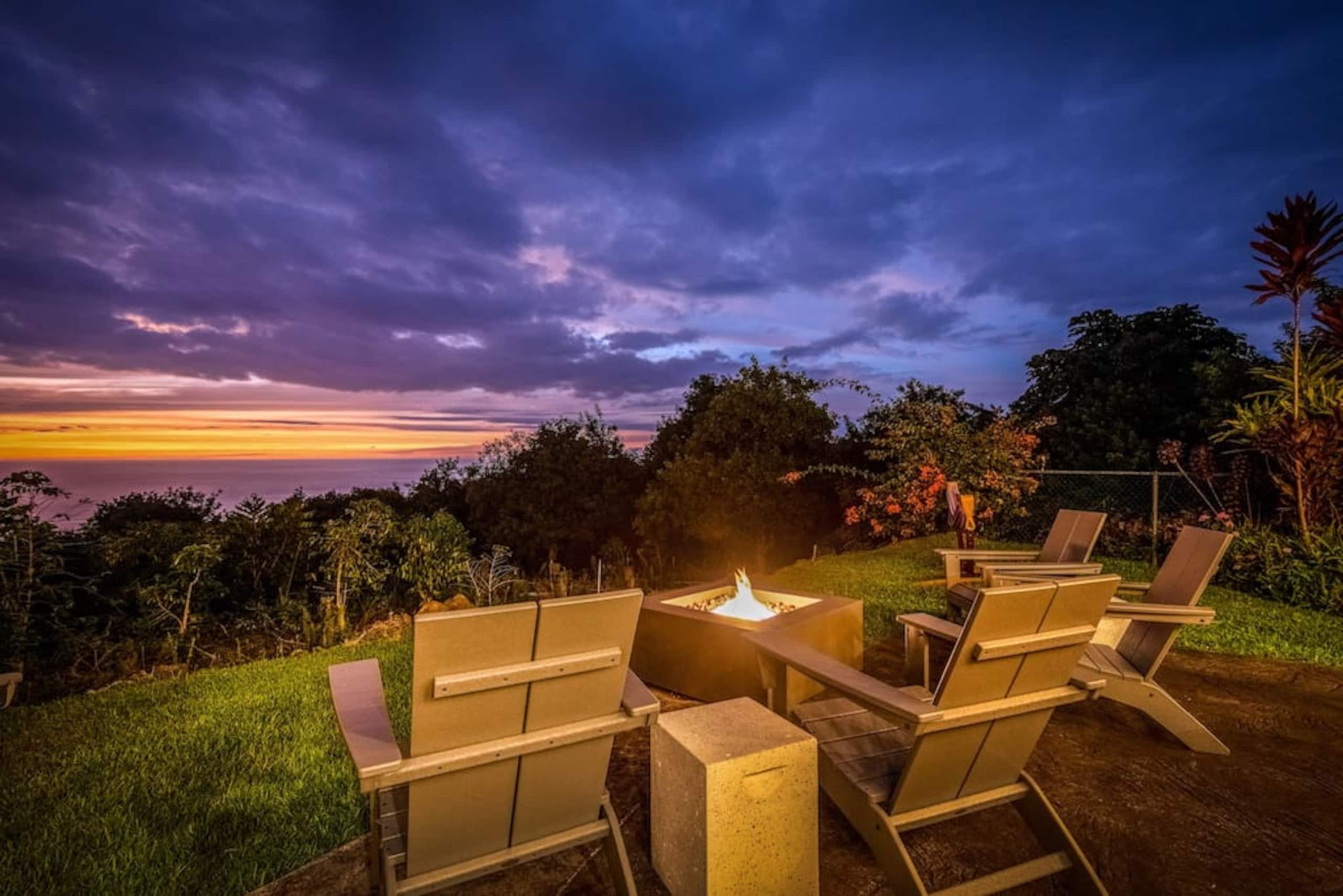 Home in Holualoa · ★4.98 · 2 bedrooms · 2 beds · 2 baths - Photo 16