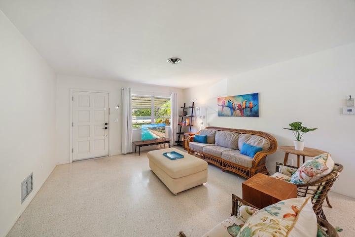Mango Mansion - Beach Escape 3 Min. From Beach - Venice, FL