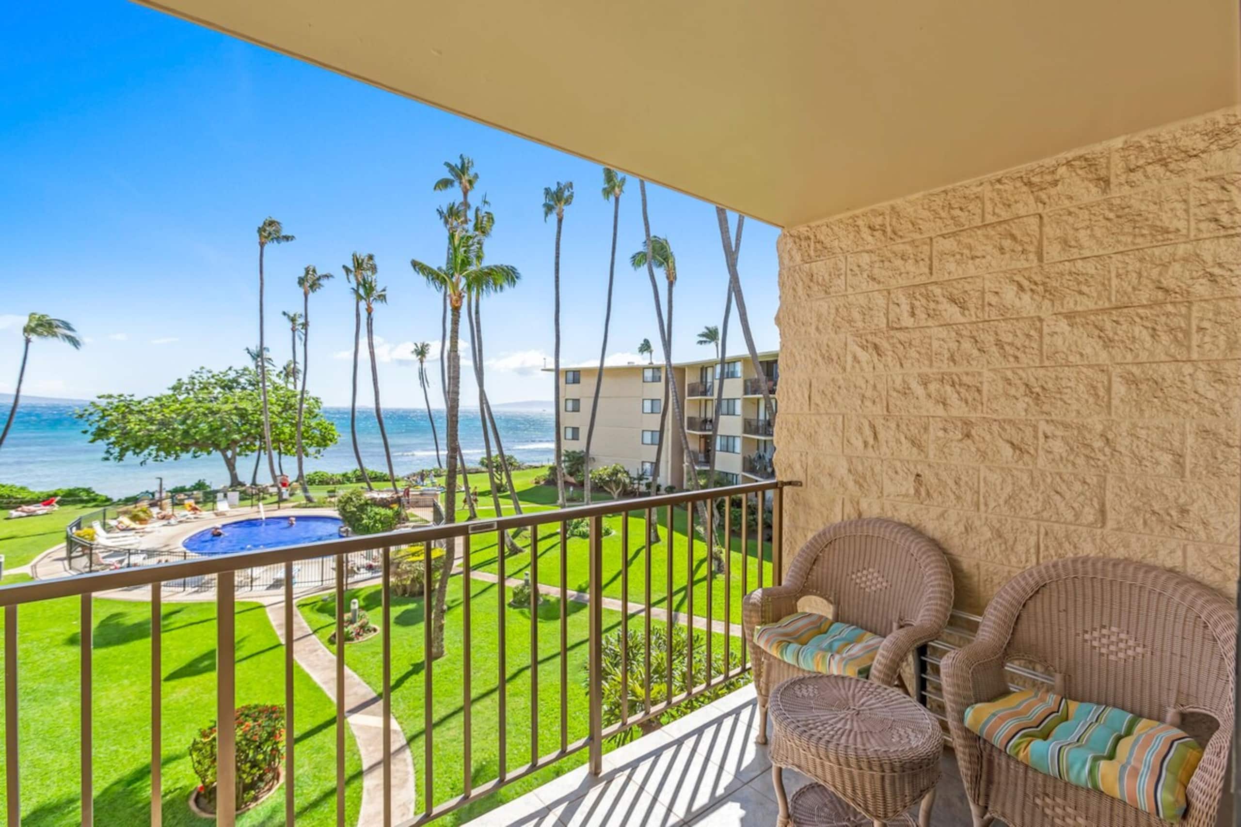 Condo in Wailuku · ★5.0 · 2 bedrooms · 3 beds · 2 private baths - Image 2