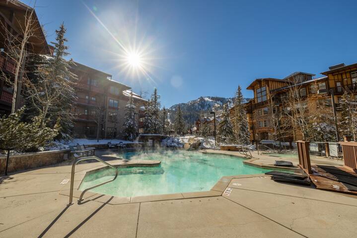 Conmigo Vacation Rentals managed Airbnb listing 1