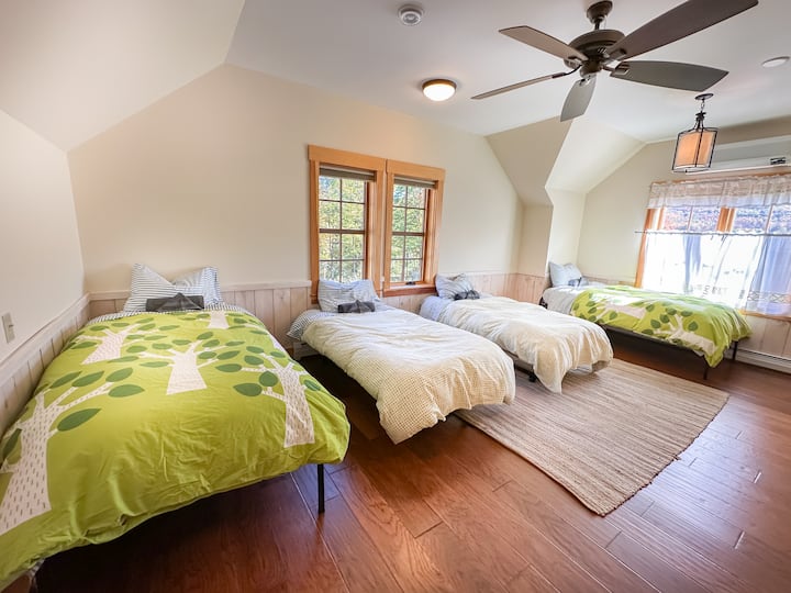 4 ტყუპი საძინებელი