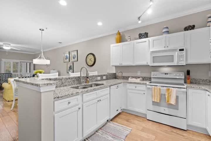 Stylish 2 Br Coastal Vibe Condo - North Myrtle Beach, SC