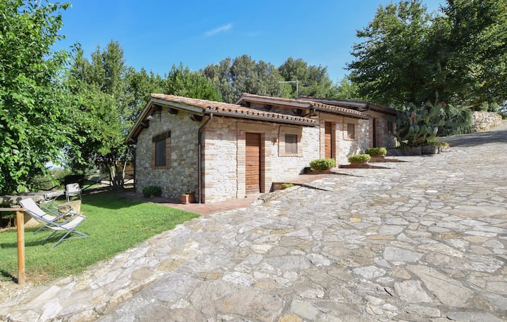 Amazing Home In Todi With Swimming Pool - Todi