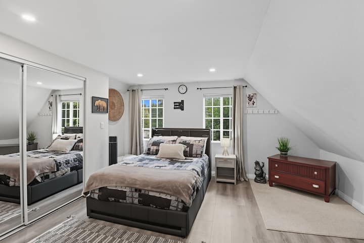 Შენობის შიგნით, ლამპა, სახლის დეკორი, საწოლი, ავეჯი