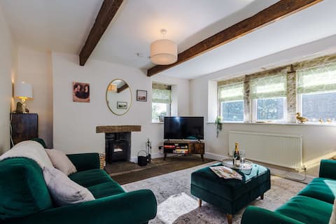 Beautiful Cottage in Haworth, The Perfect Retreat!