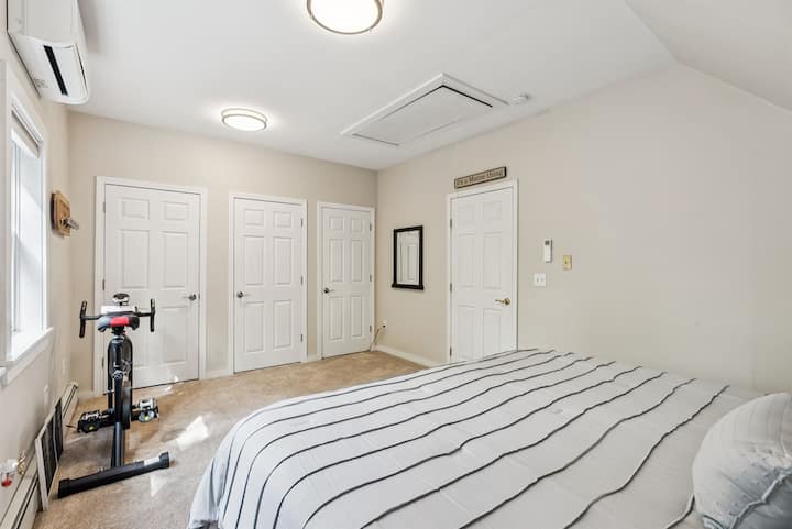 Спална соба бр. 5 (брачен кревет (широк 180 - 200 см)