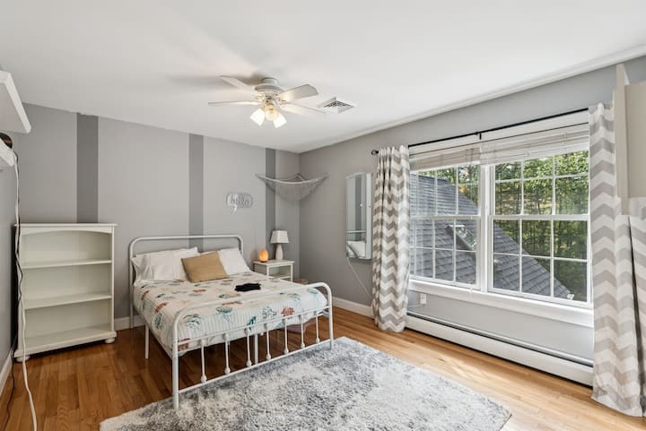 Спална соба бр.4 (брачен кревет (широк 150-179 см)