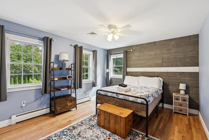 Спална соба бр.3 (брачен кревет (широк 150-179 см)