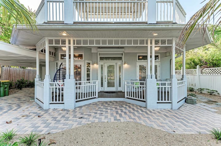 Cottage On Lido Key - One Block To Beach, Pool - Sarasota