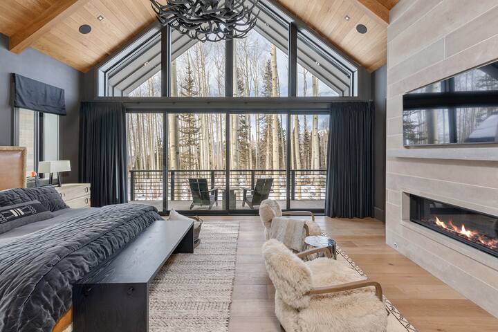 Modern Home, Hot Tub, Guest House | By InvitedHome