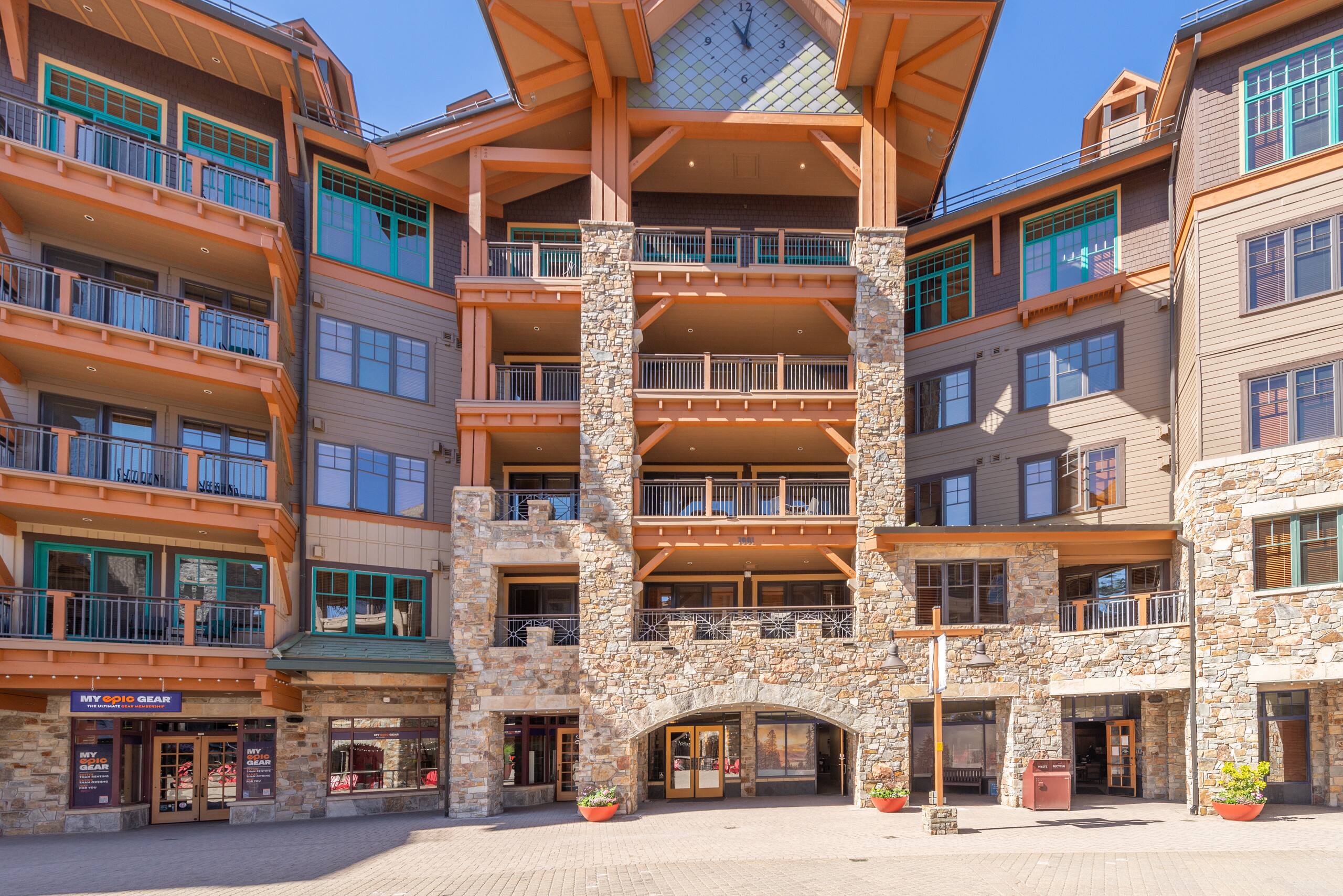 Top-Floor Luxury Condo, Village at Northstar - Photo 28