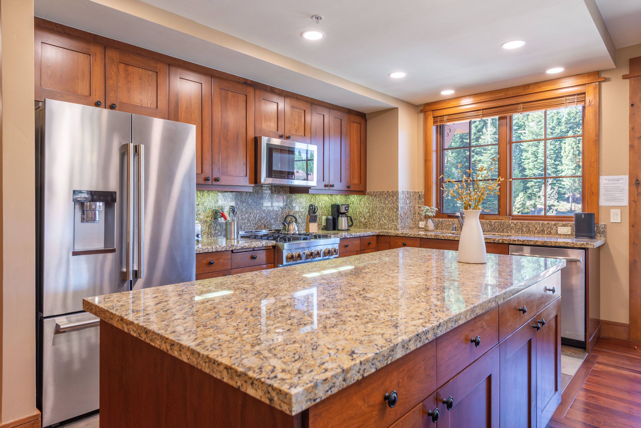 Top-Floor Luxury Condo, Village at Northstar - Photo 8