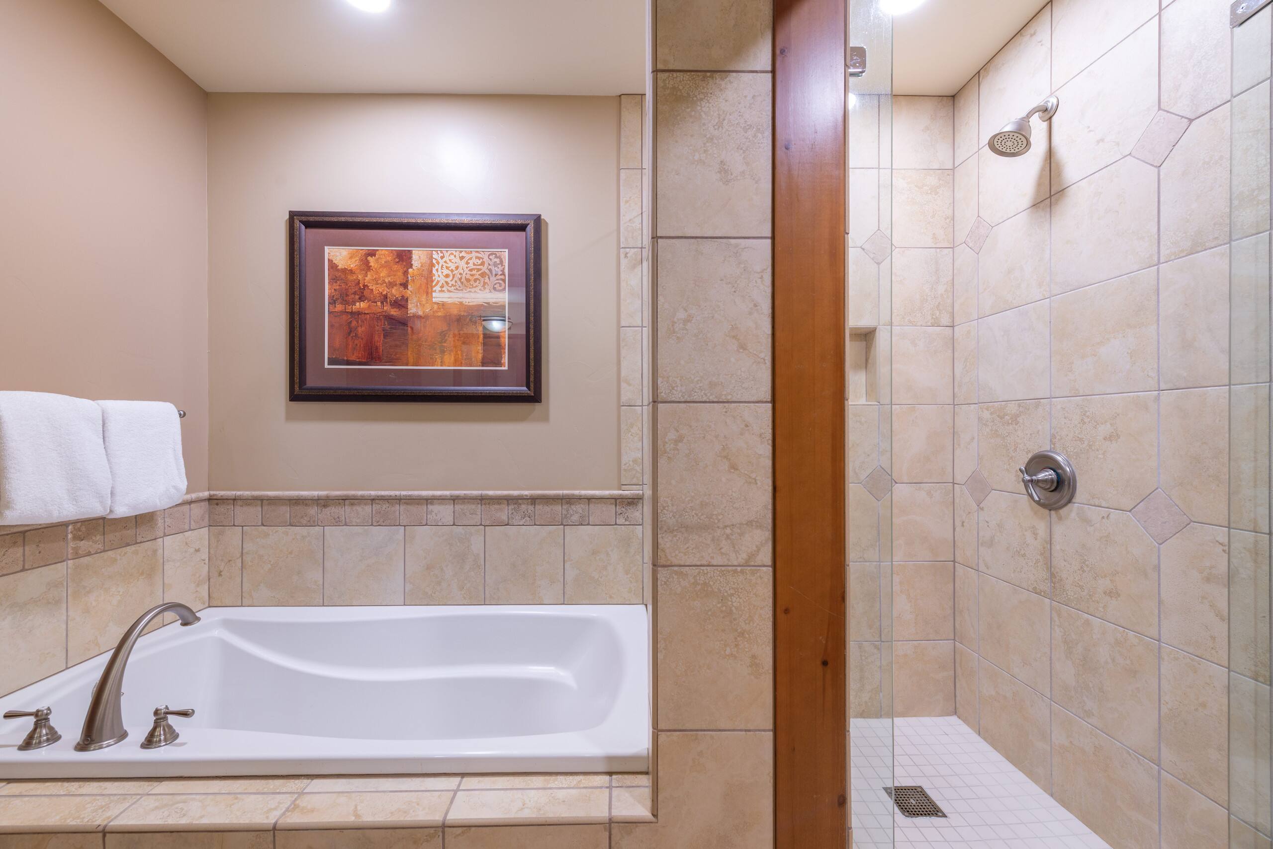 Top-Floor Luxury Condo, Village at Northstar - Photo 14