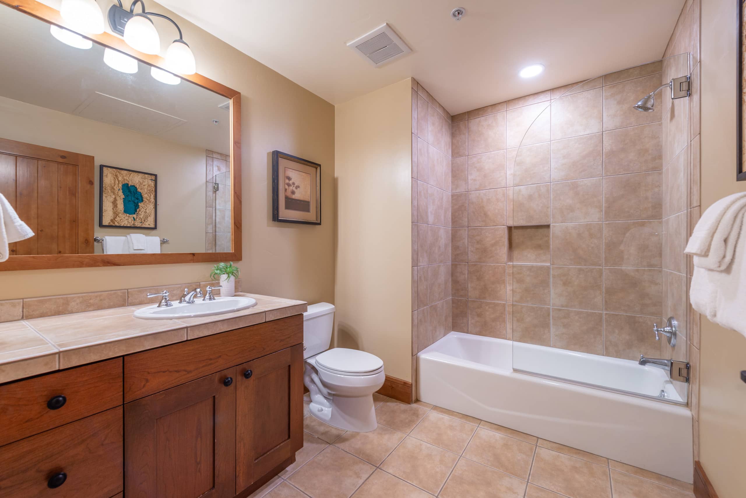 Top-Floor Luxury Condo, Village at Northstar - Photo 19