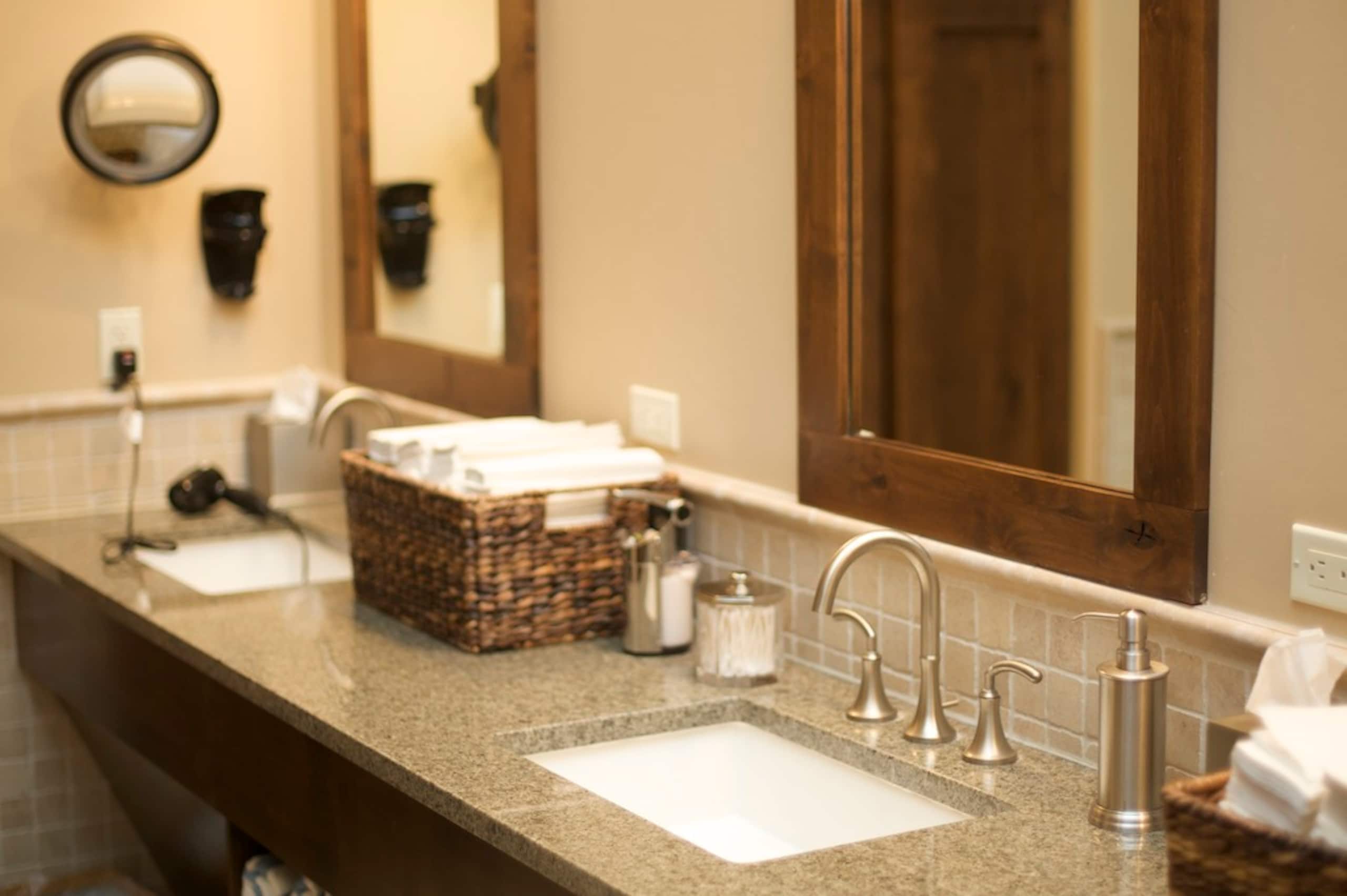 Top-Floor Luxury Condo, Village at Northstar - Photo 41