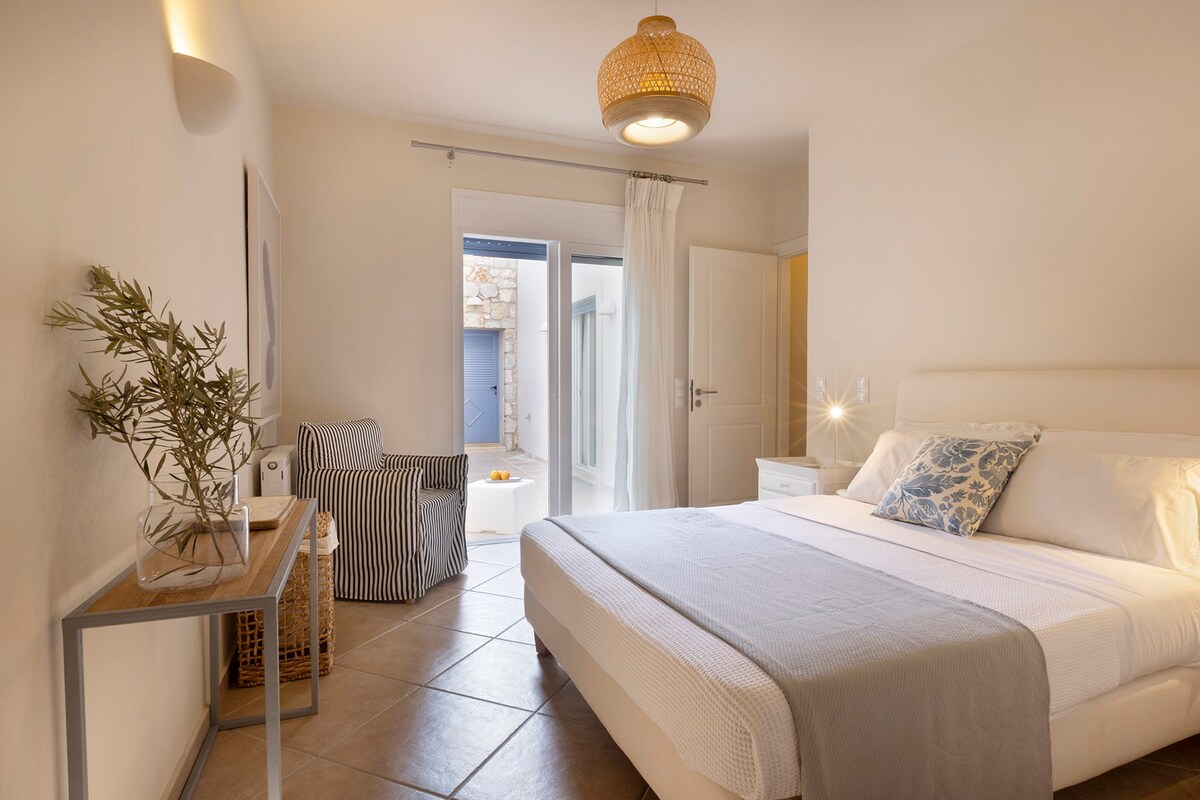 Двокреветната спална соба на приземјето (спална соба 2).