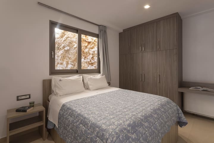 Un quinto dormitorio está disponible bajo petición por una tarifa semanal adicional.