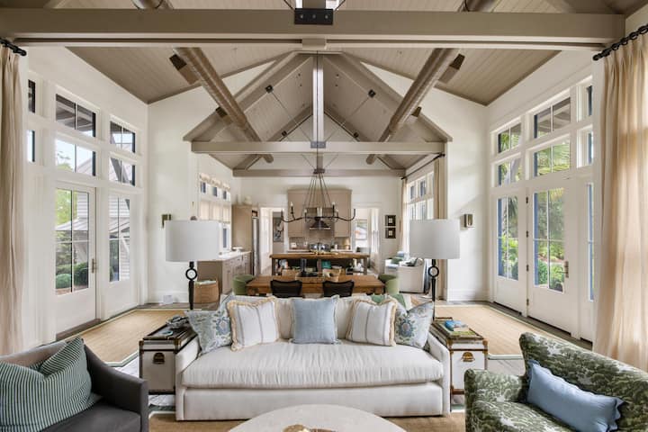 Stylish Cottage W/ River Views - 布拉夫頓